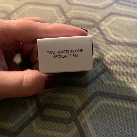 AVON - Two Hearts In One Necklace Set - Picture 4 of 4